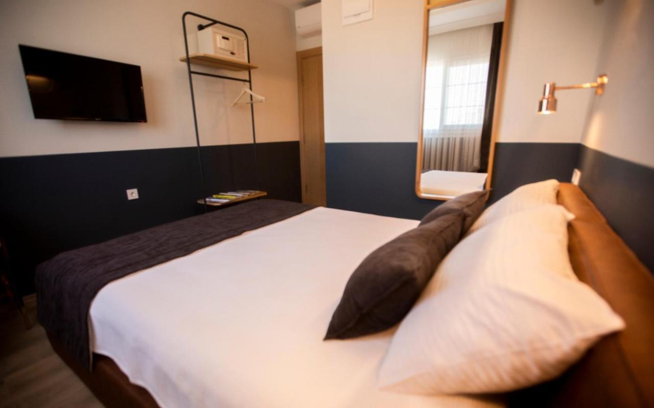 Urla 1867 Hotel Ildiri Buitenkant foto